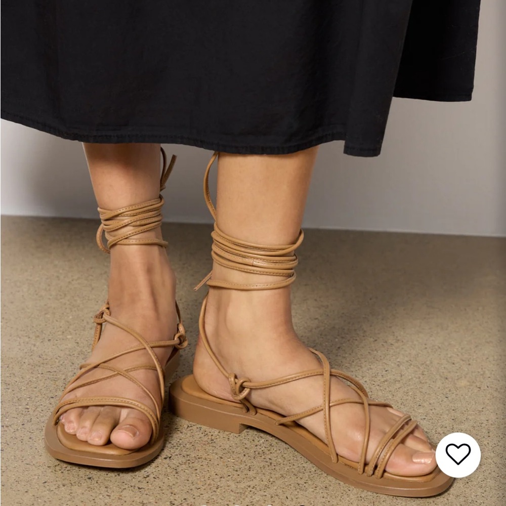 Women’s Strappy Lace-Up Flat Sandals in Tan